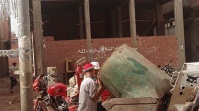 رفع 235  طن قمامة خلال حملات نظافة وتسوية وتمهيد طرق بـ9 مراكز فى فارسكور 