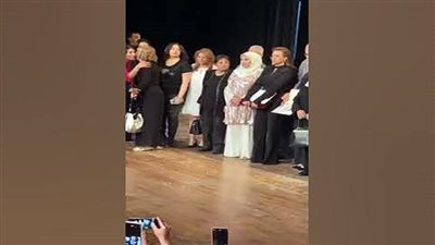 ريهام عبدالغفور باكية: نفذت وعدي لوالدي بحضور تكريمه 