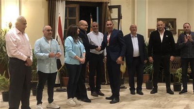 بالصور.. سبورتنج يتوج 