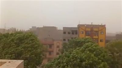 صور|عاصفة مثيرة للأتربة تضرب محافظة الأقصر