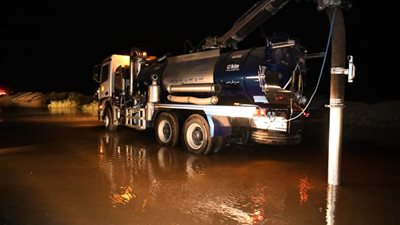 غلق طريقين فى قنا لسوء الأحوال الجوية 