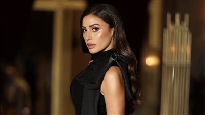 بالأسود .. دينا الشربيني من أحدث جلسة تصوير