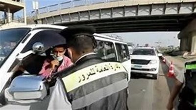 تحرير 1390 مخالفة عدم تركيب الملصق الإلكتروني