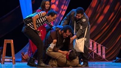 كلية الآداب تقدم مسرحية دراما الشحاتين علي مسرح مكتبة الإسكندرية 