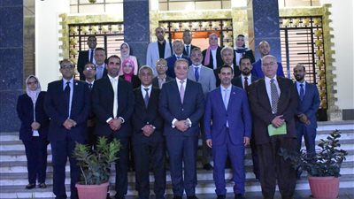 جولات ميدانية لوفد سلطنة عمان بمختلف شركات وهيئات وزارة الطيران المدني