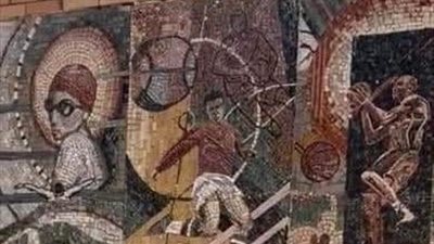 طلاب فنون جميلة بالإسكندرية يحولون المخلفات الي جداريات فنية 