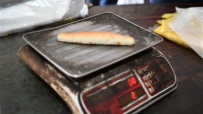 إحباط محاولة بيع كمية من الدقيق البلدي المدعم بقنا