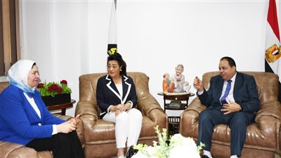 هيئة تعليم الكبار تبحث آليات توفير فرص عمل للمتحررين من الأمية