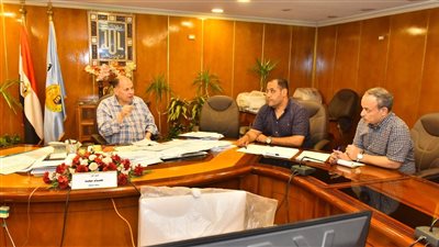 محافظ أسيوط يتابع آخر مستجدات توفيق أوضاع الكنائس والمباني التابعة