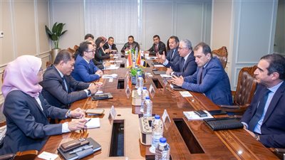 وفد أندونيسي يبحث سبل الاستثمارات بمنطقة قناة السويس