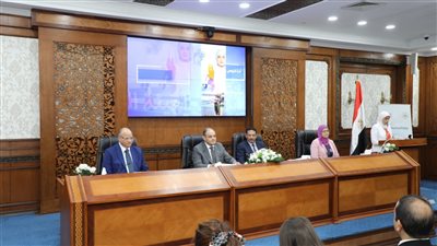 محافظ القاهرة: القيادة السياسية تولي اهتمامًا كبيرًا بشق الثعبان