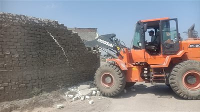 إزالة 10 حالات تعدٍّ فى القنطرة غرب بالإسماعيلية 