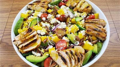 طريقة عمل سلطة الأفوكادو بالدجاج| تمنع هشاشة العظام ومفيدة للدايت