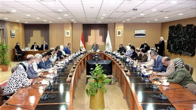 جامعة المنصورة تناقش امتحانات نهاية العام 