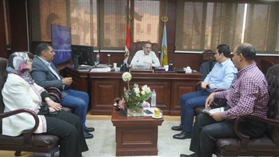 محافظ الغربية يناقش نسب التنفيذ ومستجدات مشروعات المحافظة