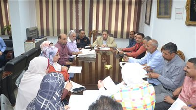 سكرتير مساعد البحيرة يناقش ملف تقنين أراضي أملاك الدولة 