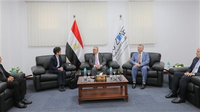 وفد منظمة اليونيدو يتابع برنامج المناطق صديقة البيئة بقناة السويس 