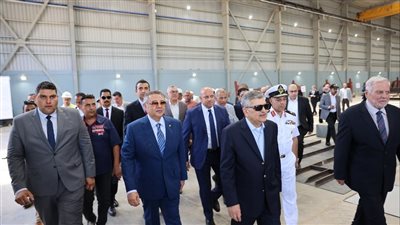 افتتاح مصنع مصر لصناعة القاطرات بسفاجا