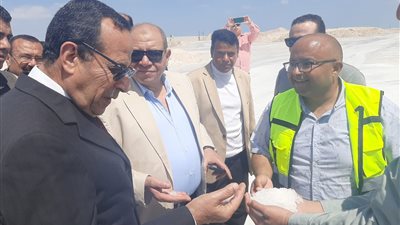 محافظ شمال سيناء يتفقد ملاحة سبيكة