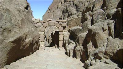 خبير آثار: جبل المناجاة وشجرة العليقة وعيون موسى دلائل أثرية على مسار نبى الله موسى 