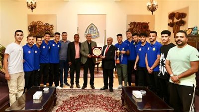 جامعة الزقازيق تُكرم فريق كرة القدم الخماسية الفائز بالمركز الأول بمهرجان الأنشطة الطلابية 