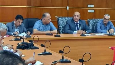 رئيس مدينة العريش يناقش  أستعدادا تطبيق قانون التصالح
