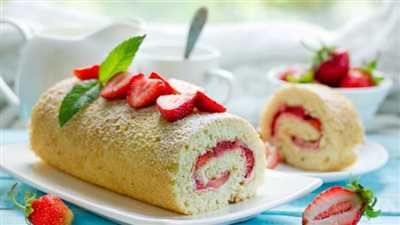 تنفع للدايت.. طريقة عمل سويسرول الفراولة 