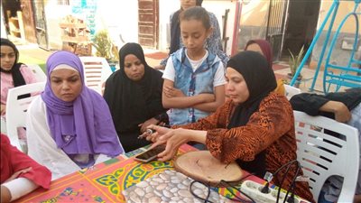 دورات تدريبيه لشباب الإسماعيلية على المهن الحرفيه تحت شعار « علمنى حرفه »