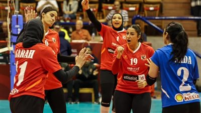 سيدات الأهلي يفزن على سان دوني ويتأهلن لدور الثمانية ببطولة إفريقيا للطائرة