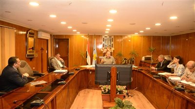 محافظ أسيوط يناقش آخر مستجدات تنفيذ مشروعات الخطة الاستثمارية 2023-2024 بالقوصية وأبنوب