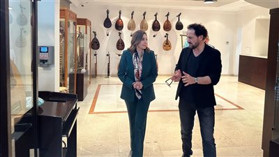 وزيرة الثقافة في زيارة لبيت العود العربي بأبو ظبي لتعزيز التعاون