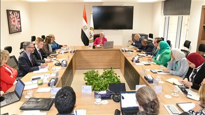وزيرة البيئة تبحث مع وفد الاتحاد الأوروبي تطوير السياسات المحفزة للاقتصاد الأخضر 