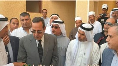 محافظ شمال سيناء يؤكد على اهتمام الدولة بإعادة الحياة إلي طبيعتها بسيناء