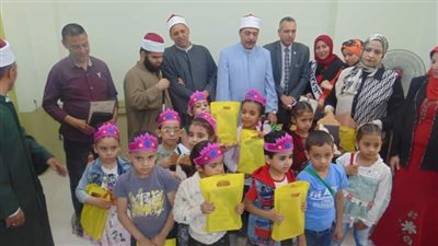 رئيس أزهر سوهاج يشهد التصفيات النهائية لمسابقة الأزهري الصغير ويكرم المشاركين