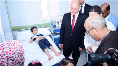 إجراء 4 عمليات جراحية في العيون لمصابي غزة بمستشفى جامعة سوهاج