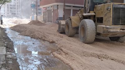 وضع التربة الزلطية بطريق 