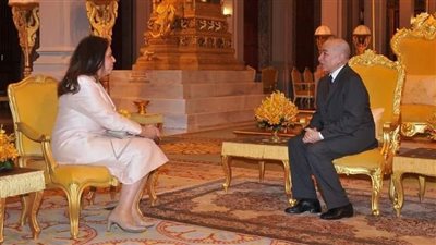 سفيرة مصر تقدم أوراق اعتمادها لملك كمبوديا