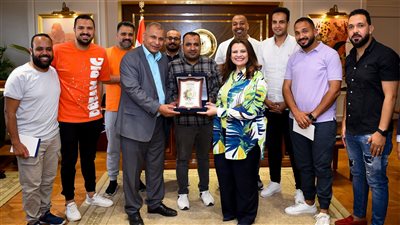 وزيرة الهجرة تحتفل بنجاح شباب المطرية في تنظيم أكبر مائدة إفطار رمضانية 