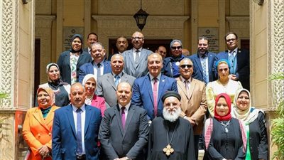 وفد من تعليم الإسكندرية لتقديم التهنئة بعيد القيامة بالكنيسة المرقسية 