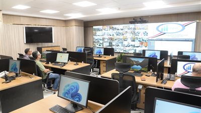 محافظ أسيوط يعلن تفعيل غرف العمليات ومركز سيطرة الشبكة الوطنية للطوارئ