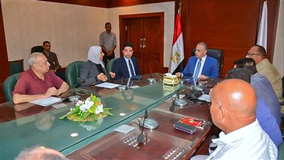  سوهاج تبحث استغلال مشروع تطوير منطقة أعلى مفيض ترعة نجع حمادي 