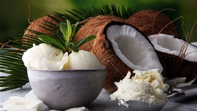 حضري آيس كريم جوز الهند وواجهي حر الصيف بالانتعاش