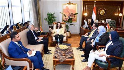 وزيرة الهجرة تبحث مع السفير اليوناني بالقاهرة ملف العمالة الموسمية