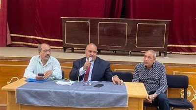  اجتماع موسع للموجهين الأوائل للمواد الدراسية 