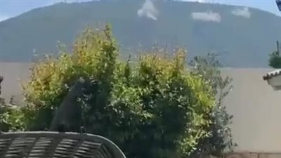 المقاومة تطلق 18 صاروخًا تجاه هدف عسكري إسرائيلي في جبل ميرون 