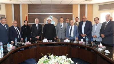 مستثمري العاشر من رمضان تُكرم وزير الأوقاف ومحافظا الشرقية وجنوب سيناء 
