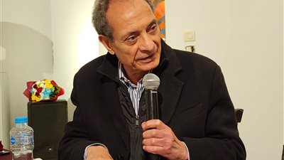 د. حسين حمودة: 