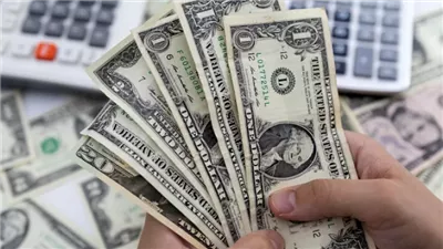 سعر الدولار في المركزي وماكينات الصرف الآلي بمنتصف تعاملات اليوم السبت