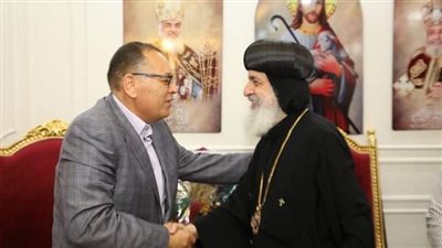 محافظ الشرقية يُهنئ الأنبا مقار أسقف فاقوس والعاشر من رمضان بعيد القيامة