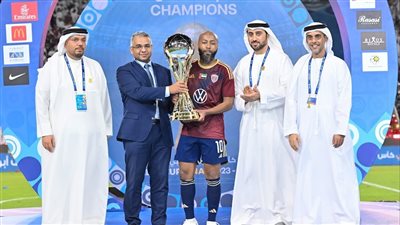 بحضور 30 ألف مشجع.. إسماعيل مطر أسطورة الكرة الإماراتية يعلن اعتزاله